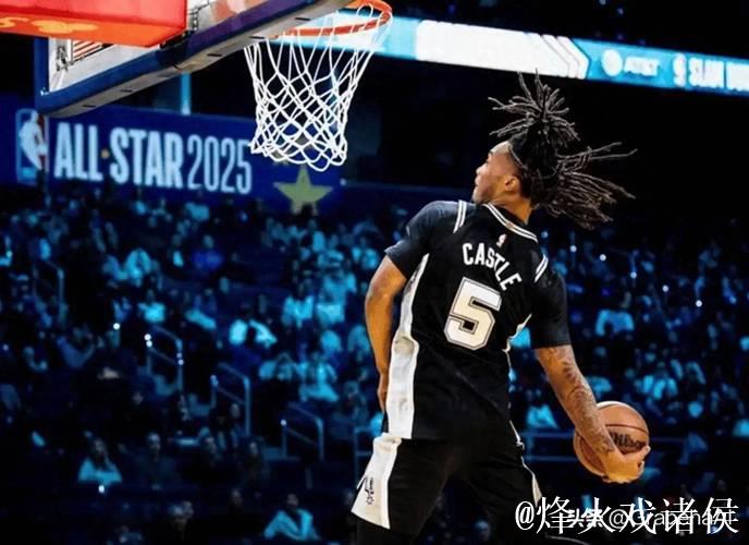 在文班亚马受赞誉时，我想致敬新秀第二年的卡斯尔