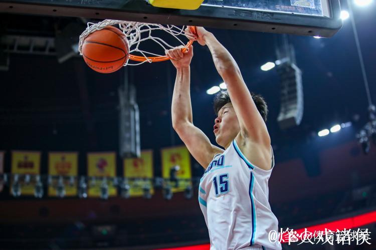 杨瀚森22分7篮板3助攻1抢断2盖帽 混音队大胜蓝队